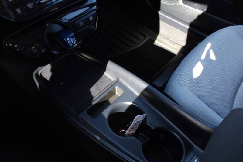 2019 Toyota Prius L Eco