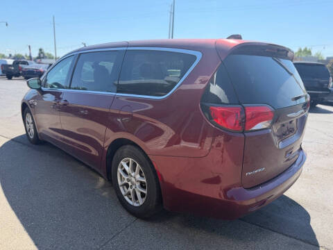 2017 Chrysler Pacifica Touring
