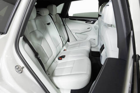 2022 Porsche Macan S