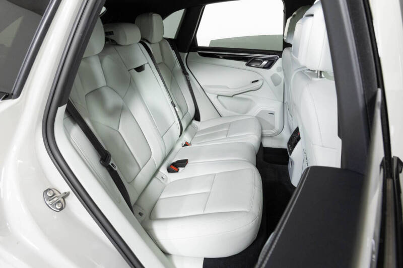 2022 Porsche Macan S