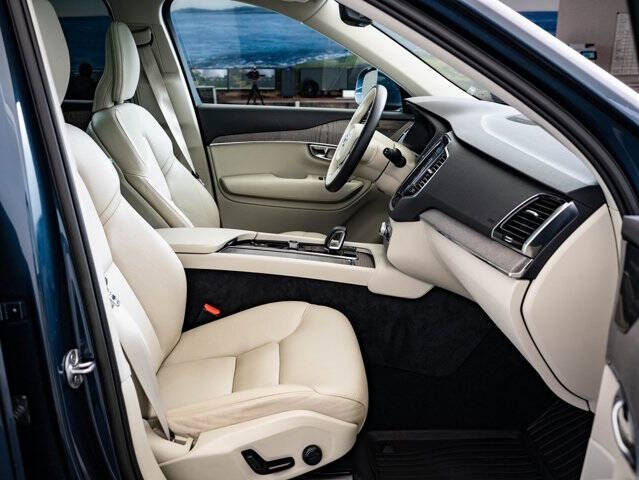 2023 Volvo XC90 B6 Plus Bright Theme 6P
