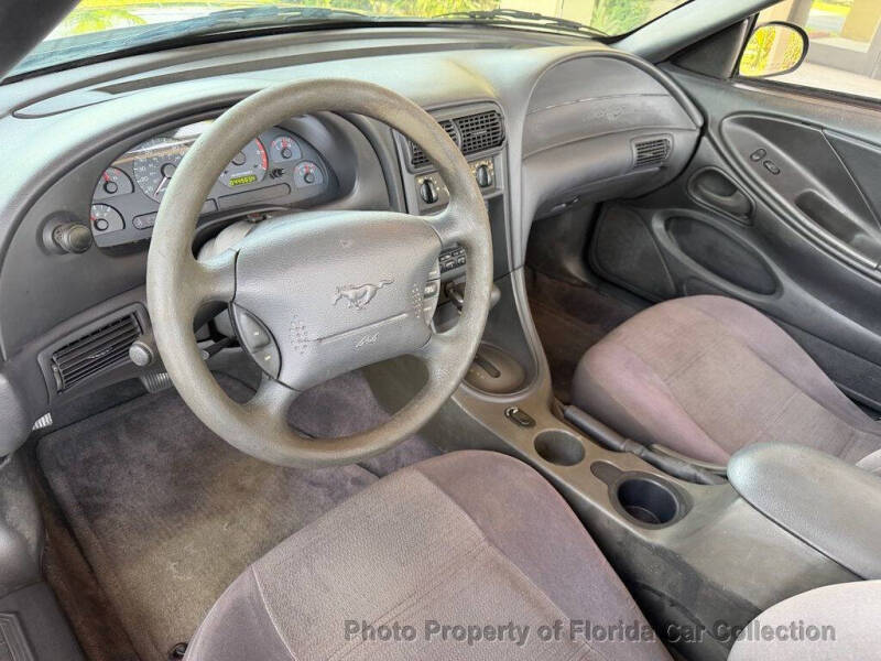 2002 Ford Mustang Deluxe