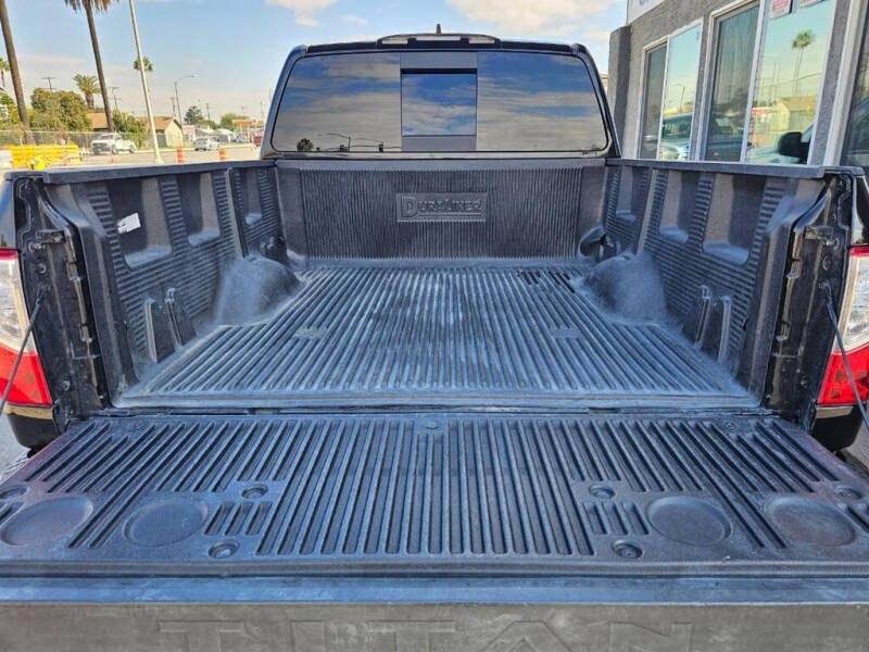 2022 Nissan Titan SV