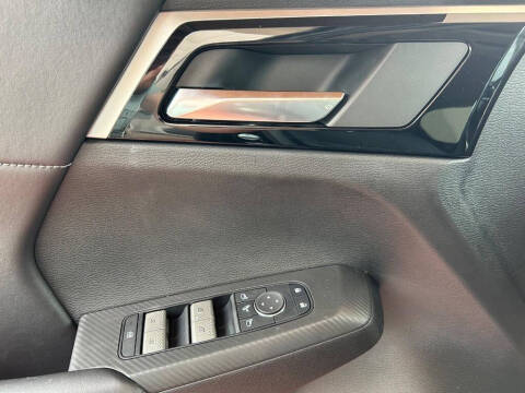 2025 Mitsubishi Outlander PHEV SE