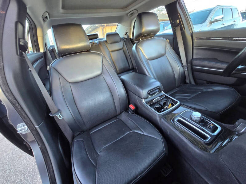 2017 Chrysler 300 C