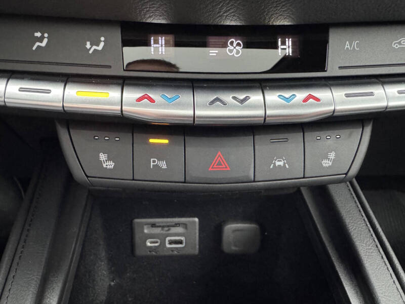 2023 Cadillac XT4 Premium Luxury