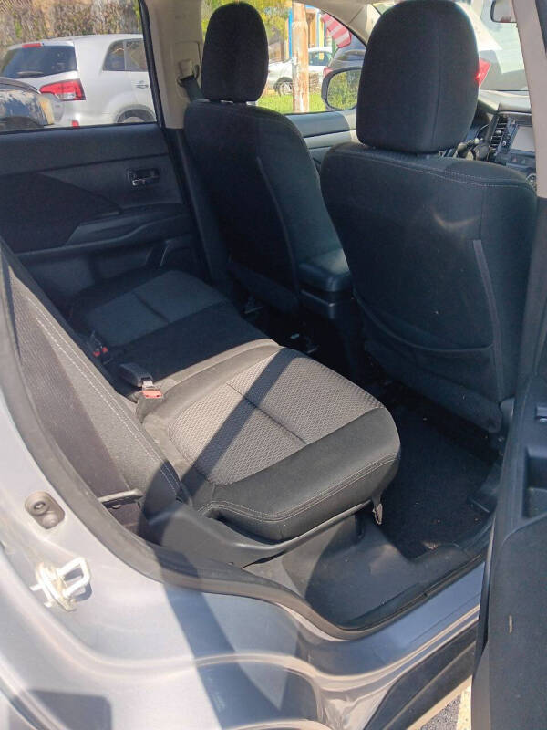 2017 Mitsubishi Outlander ES