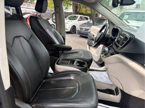 2020 Chrysler Pacifica Touring L