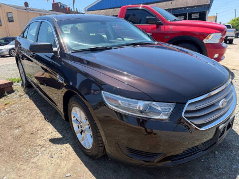 2014 Ford Taurus SE