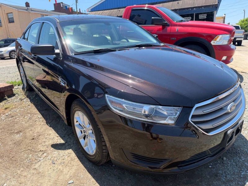 2014 Ford Taurus SE