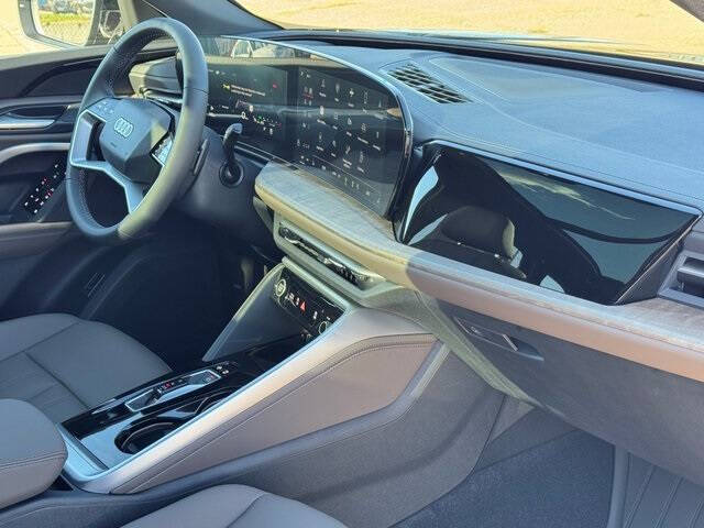 2025 Audi Q5 quattro Premium TFSI