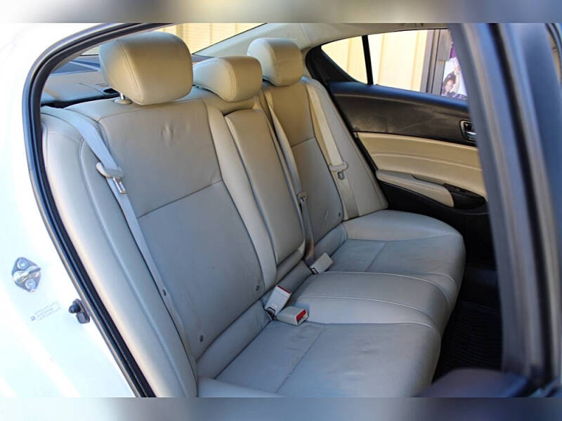 2016 Acura ILX w/Premium