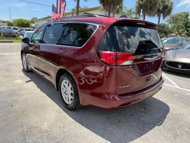 2021 Chrysler Voyager LXi