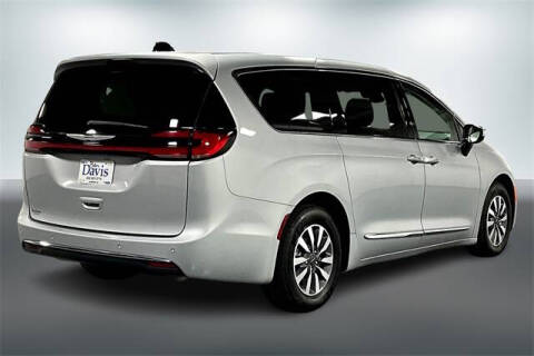 2023 Chrysler Pacifica Plug-In Hybrid Limited