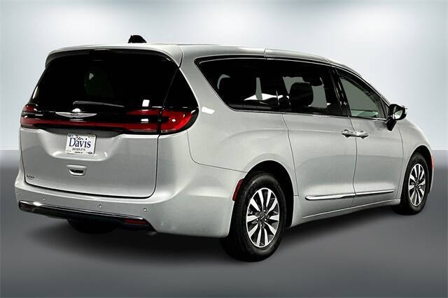 2023 Chrysler Pacifica Plug-In Hybrid Limited