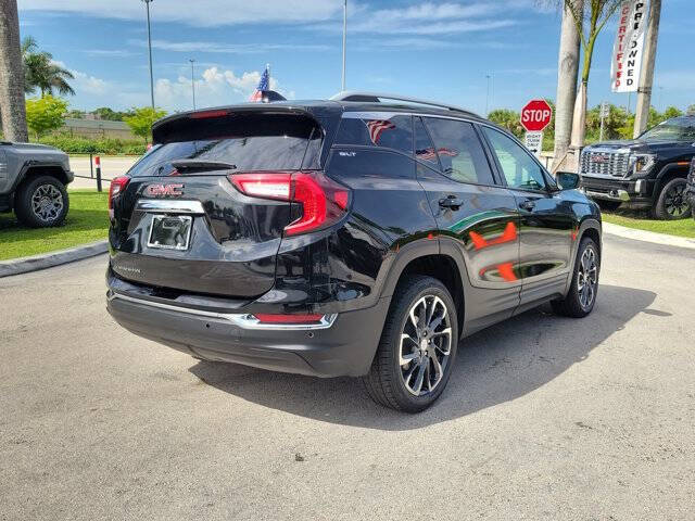 2023 GMC Terrain SLT