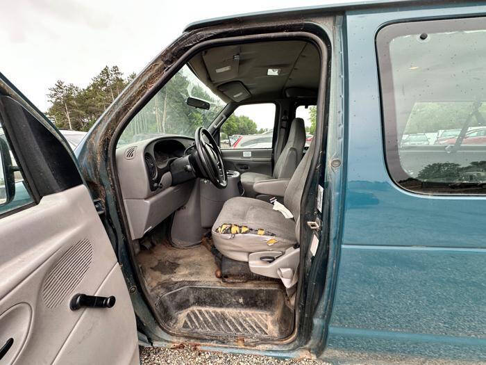 2001 Ford E-Series