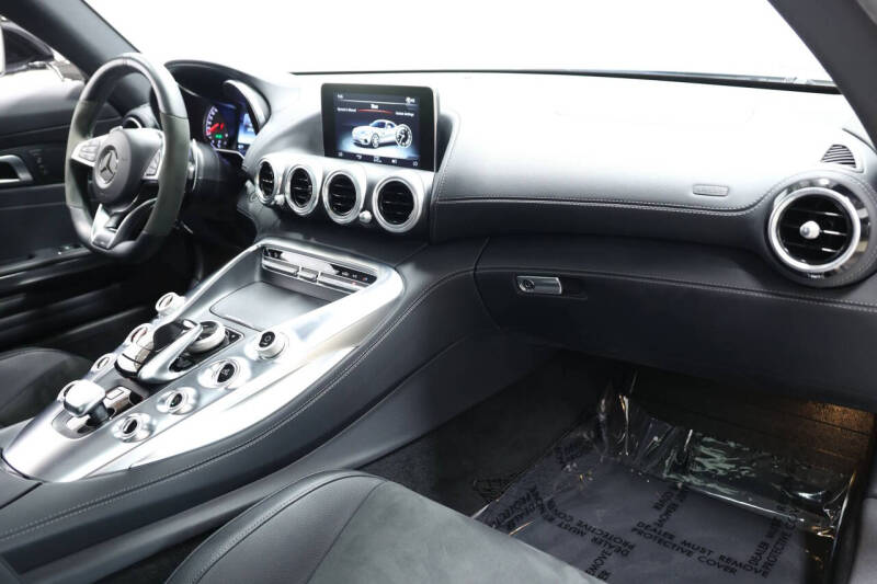2017 Mercedes-Benz AMG GT