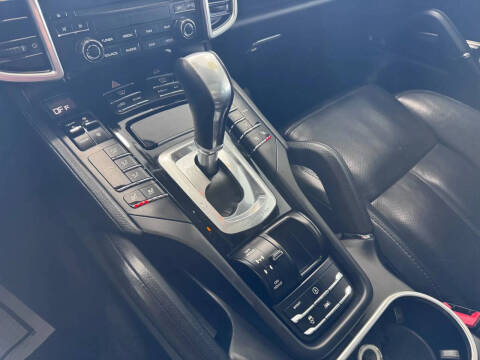 2018 Porsche Cayenne Platinum Edition