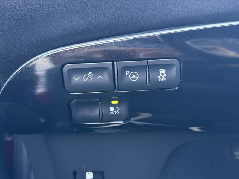 2017 Toyota Prius Four Touring