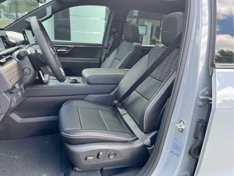 2025 GMC Sierra EV Denali