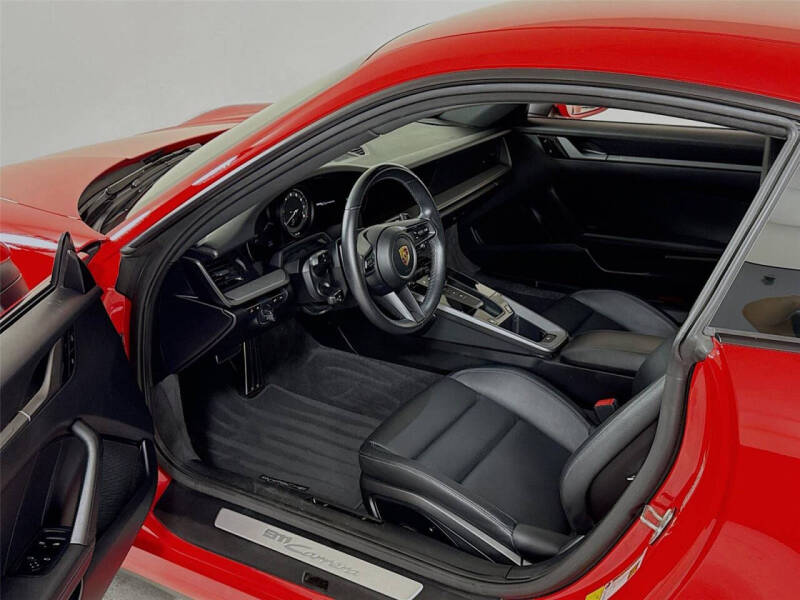 2021 Porsche 911 Carrera