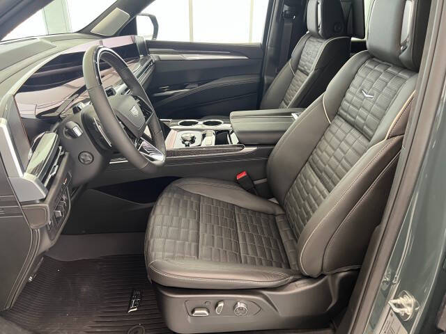 2025 Cadillac Escalade-V