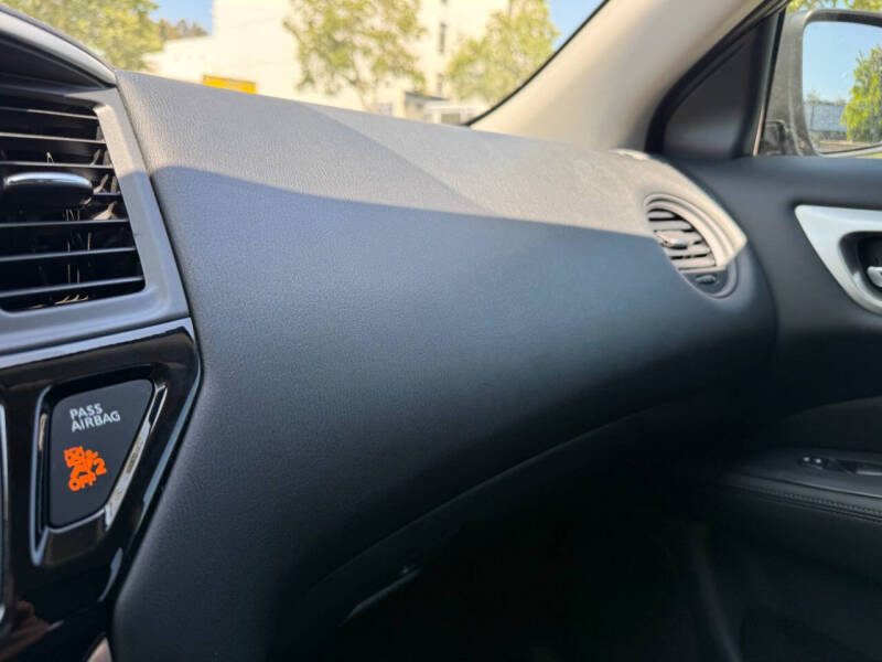 2018 Nissan Pathfinder S