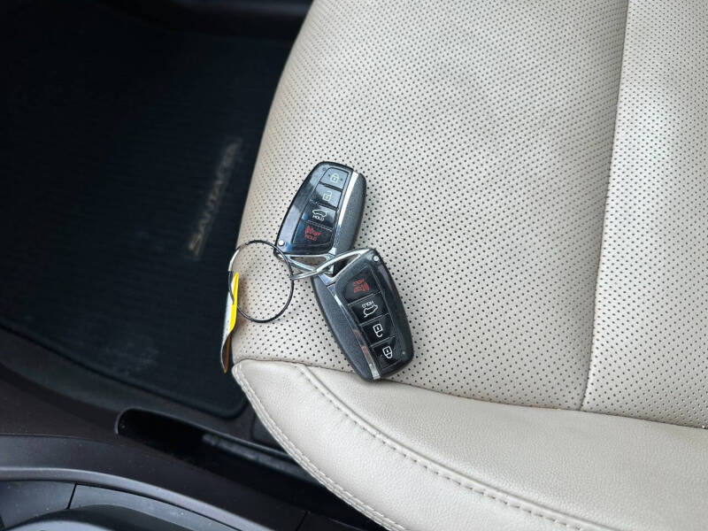 2017 Hyundai Santa Fe Limited Ultimate