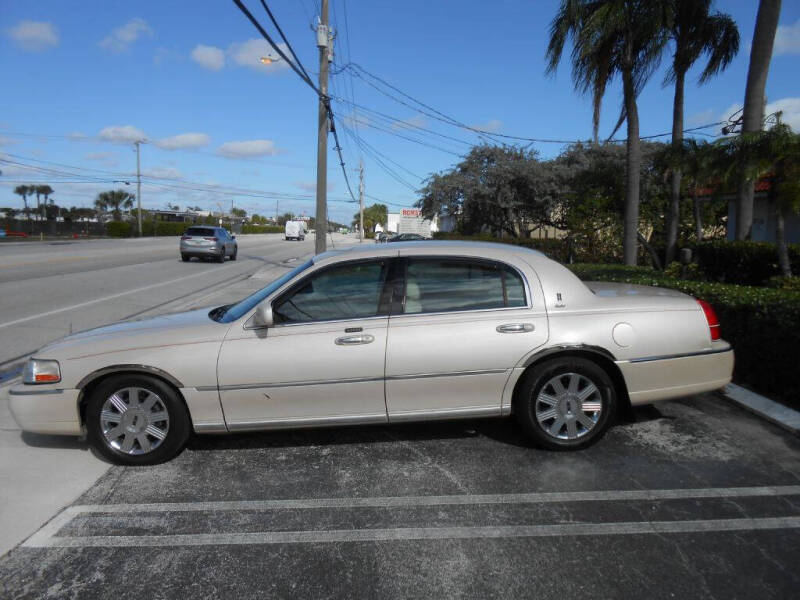 2003 Lincoln Town Car Cartier