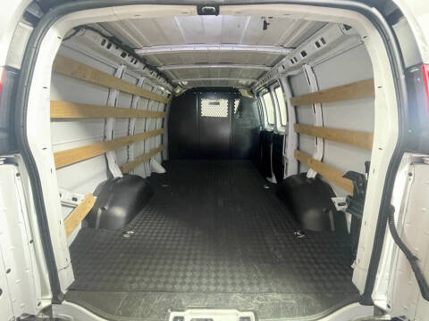 2023 GMC Savana 2500