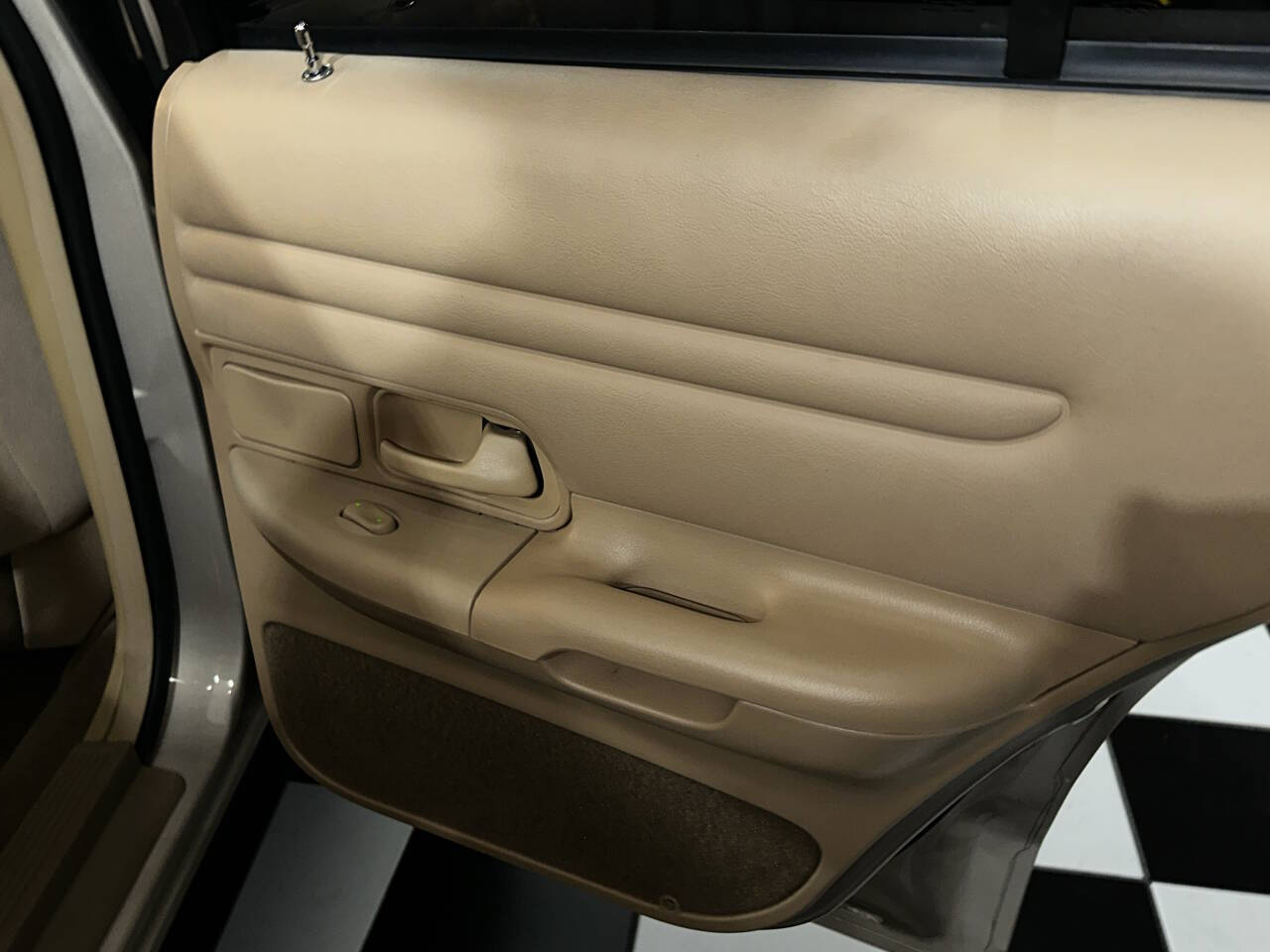 1998 Ford Crown Victoria 54