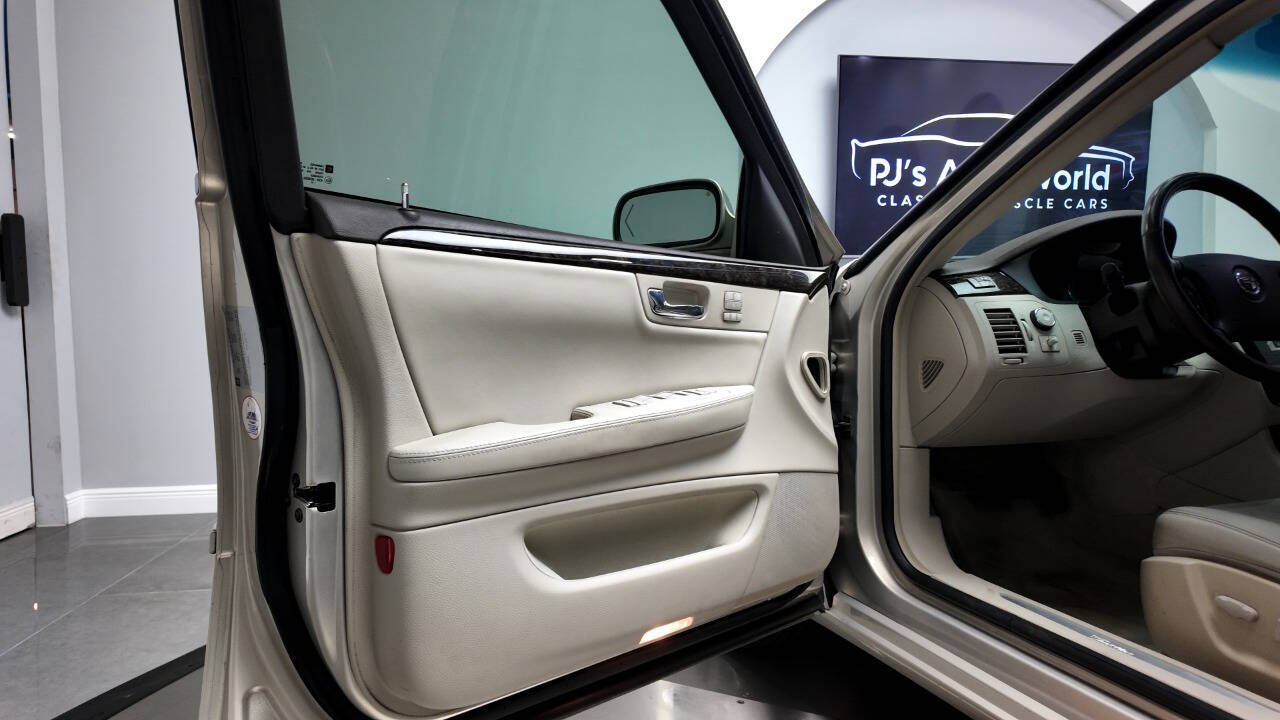 2009 Cadillac DTS 34