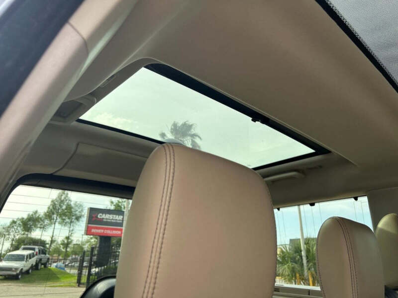 2016 Land Rover LR4 HSE LUX