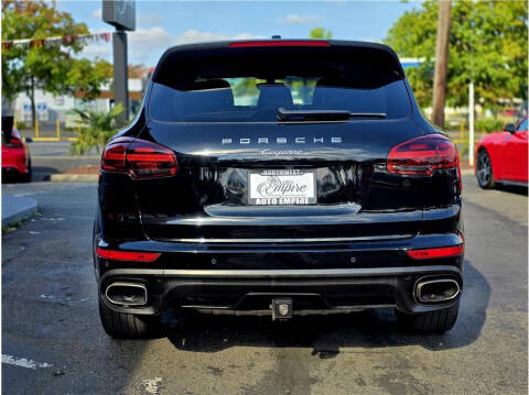 2017 Porsche Cayenne Platinum Edition