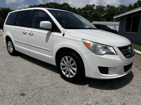 2012 Volkswagen Routan SE