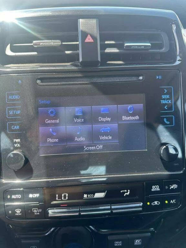 2019 Toyota Prius LE AWD-e