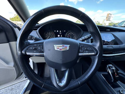 2020 Cadillac XT4 Premium Luxury