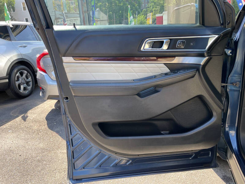 2017 Ford Explorer Platinum