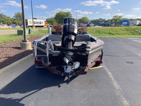 1990 Champion Fish And Ski