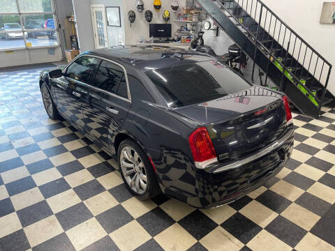 2017 Chrysler 300 C