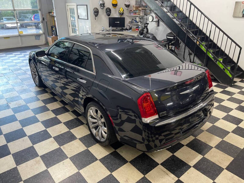 2017 Chrysler 300 C