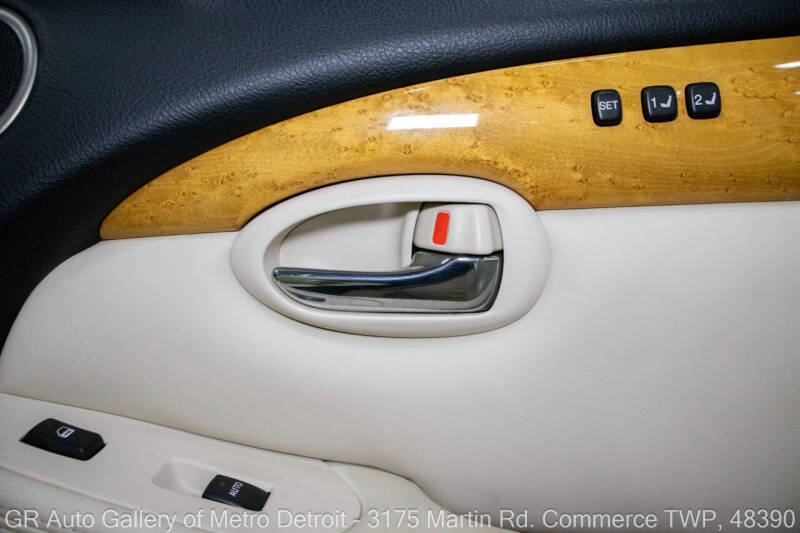 2004 Lexus SC 430