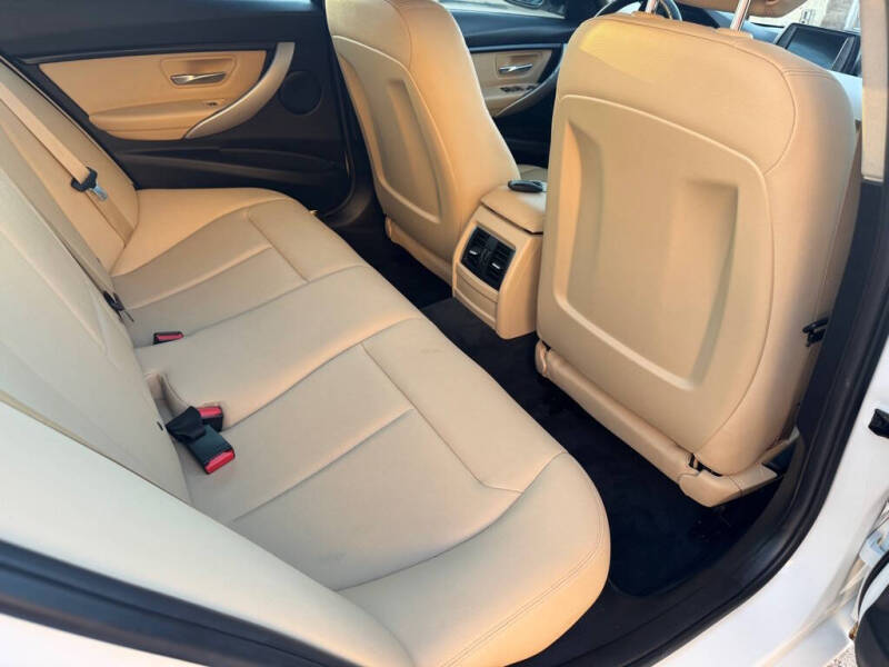 2017 BMW 3 Series 320i