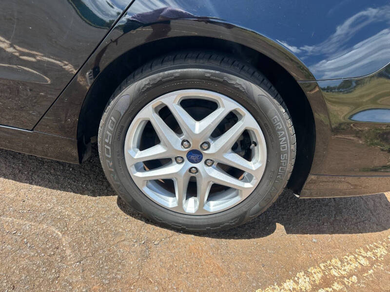 2016 Ford Fusion SE