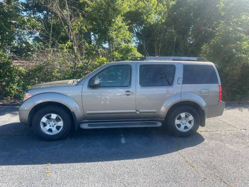 2005 Nissan Pathfinder SE