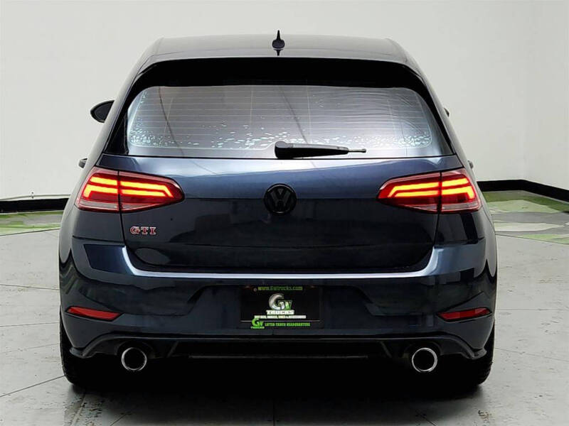 2019 Volkswagen Golf GTI SE