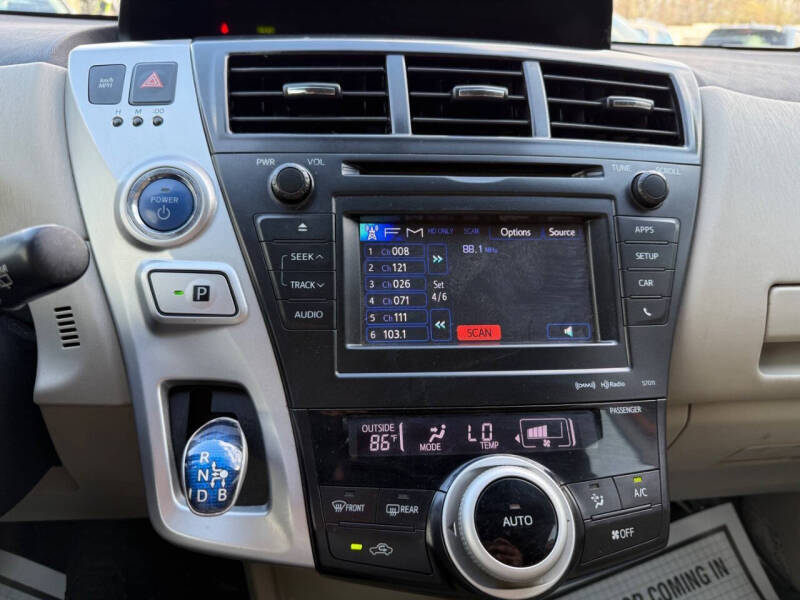 2012 Toyota Prius v Five