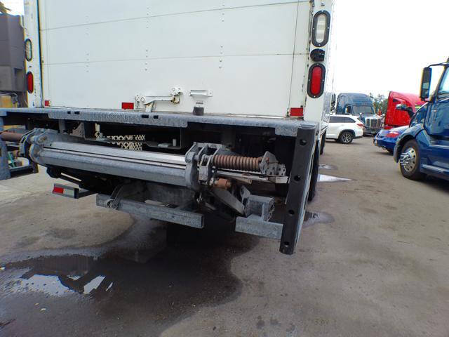2015 Freightliner M2 106