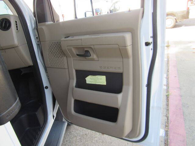 2017 Ford E-Series E-450 SD